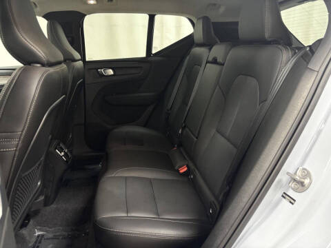 2026 Volvo XC40 B5 Plus