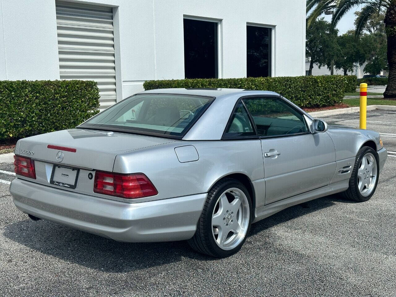 2000 Mercedes-Benz SL-Class  - $15,900