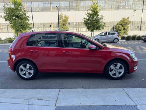 2017 Volkswagen Golf TSI Wolfsburg Edition