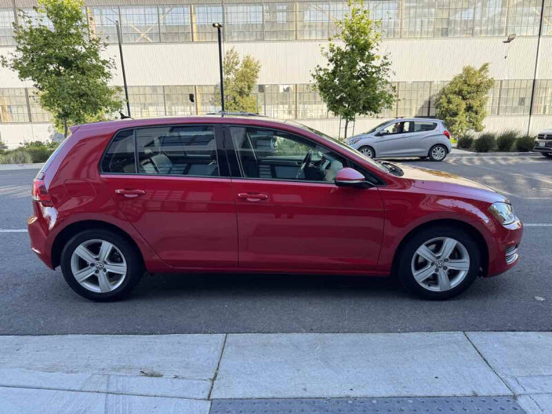 2017 Volkswagen Golf TSI Wolfsburg Edition