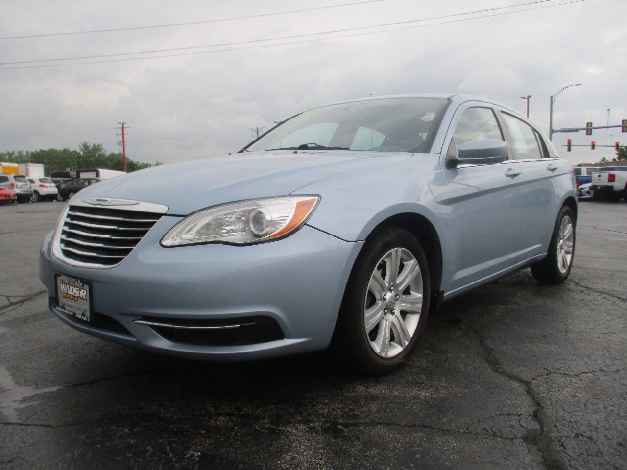 2013 Chrysler 200 Touring's photo