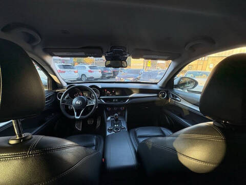 2018 Alfa Romeo Stelvio Sport