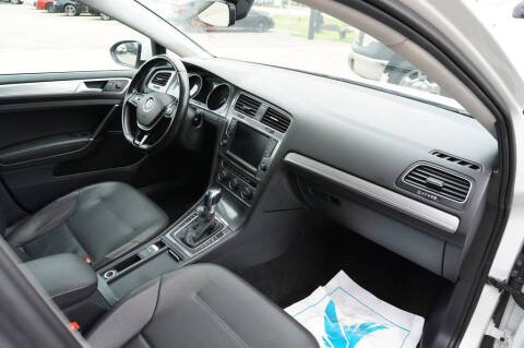 2016 Volkswagen e-Golf SEL Premium