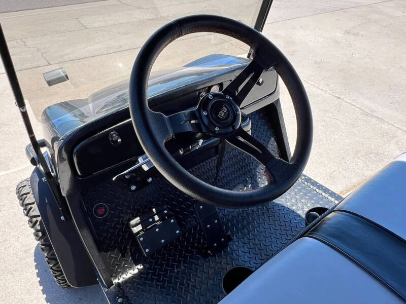 2018 E-Z-GO Golf Cart