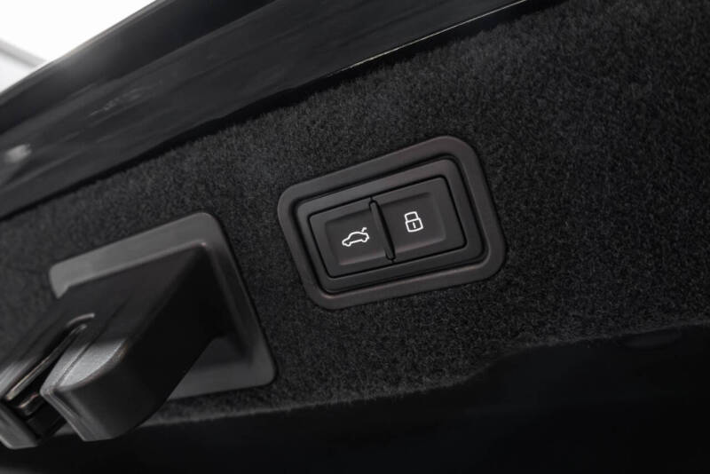 2023 Audi S8 4.0T quattro