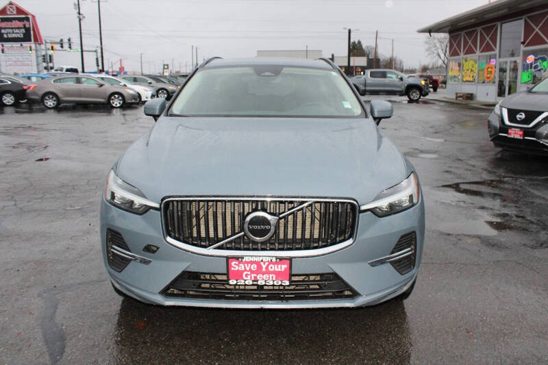 2022 Volvo XC60 B5 Momentum