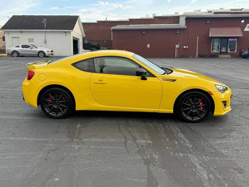 2017 Subaru BRZ Series.Yellow