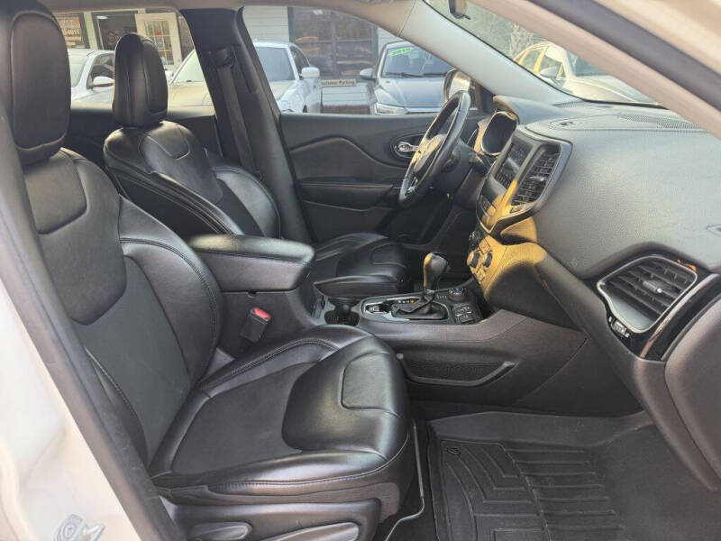 2019 Jeep Cherokee Latitude Plus
