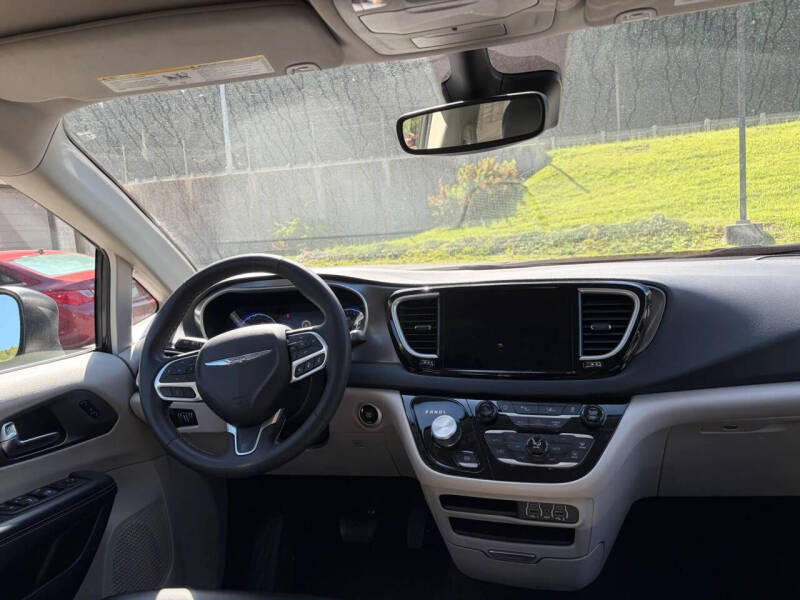 2023 Chrysler Pacifica Touring L