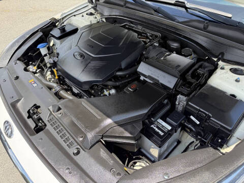 2017 Kia Cadenza Technology