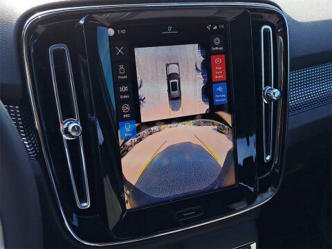 2026 Volvo XC40 B5 Ultra Black Edition