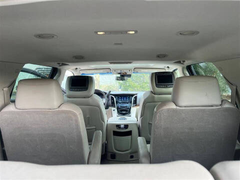 2017 Cadillac Escalade Luxury