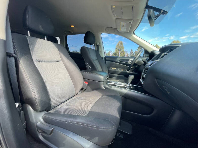 2019 Nissan Pathfinder S