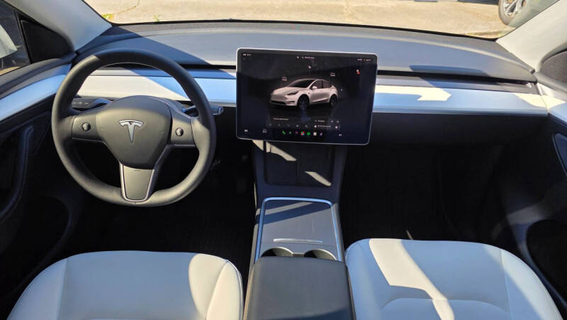 2025 Tesla Model Y Long Range