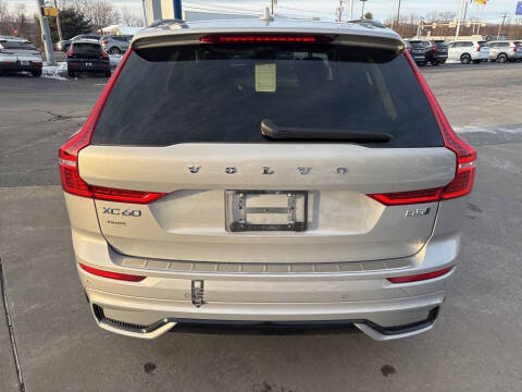 2023 Volvo XC60 B5 Plus Dark Theme