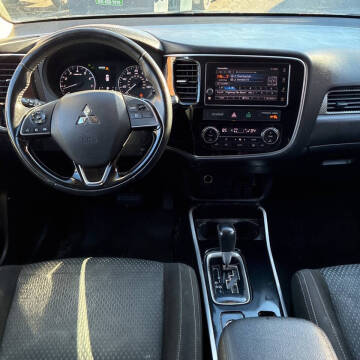 2018 Mitsubishi Outlander SE