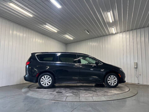 2020 Chrysler Voyager L