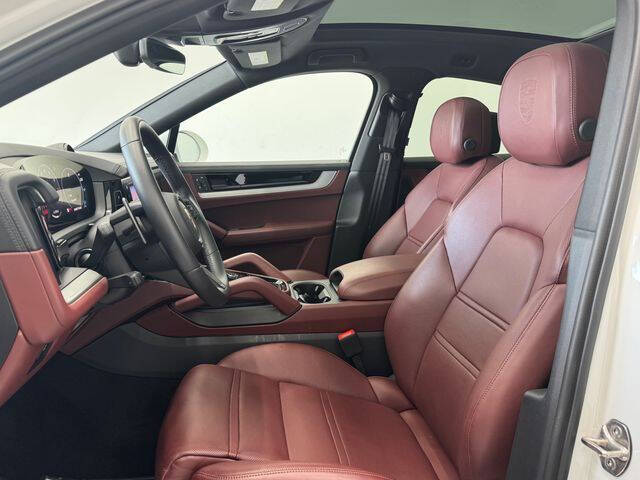 2025 Porsche Cayenne S Coupe