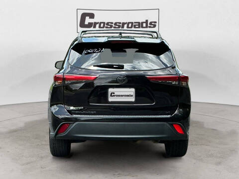 2022 Toyota Highlander LE