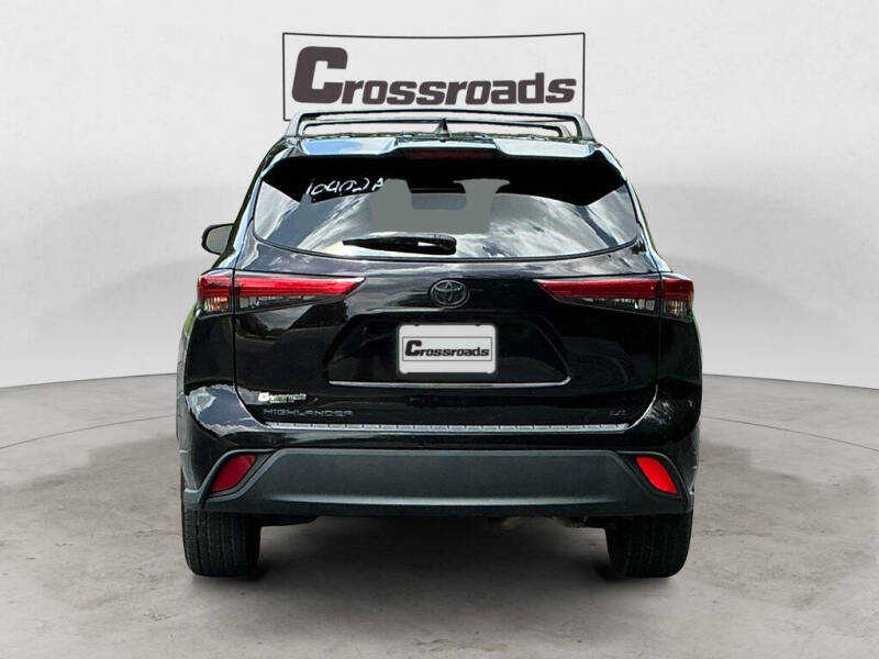 2022 Toyota Highlander LE