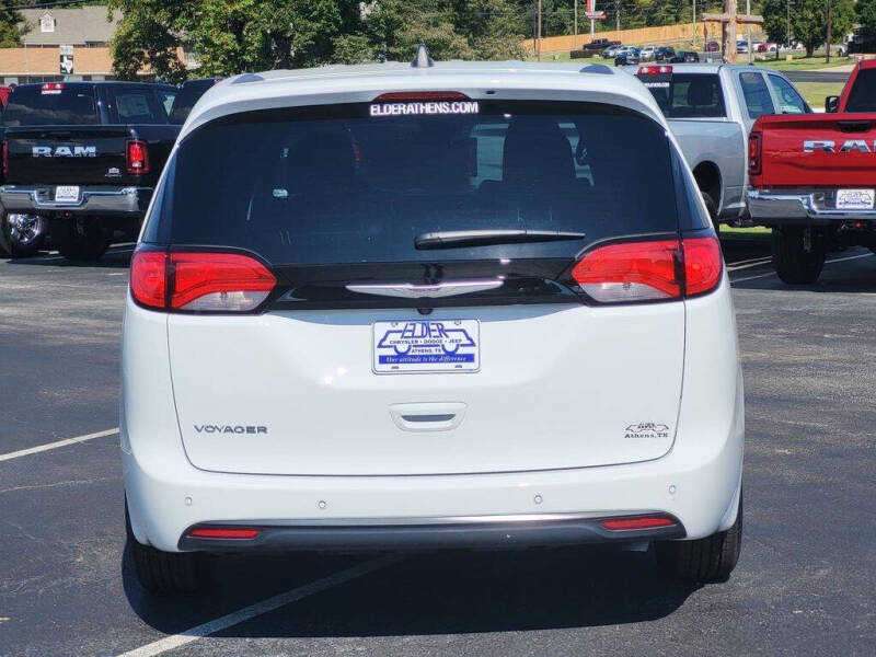 2026 Chrysler Voyager LX