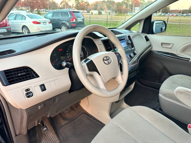 2014 Toyota Sienna L 7-Passenger