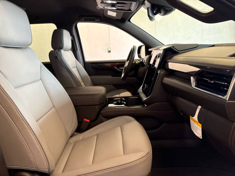 2025 GMC Yukon XL Elevation