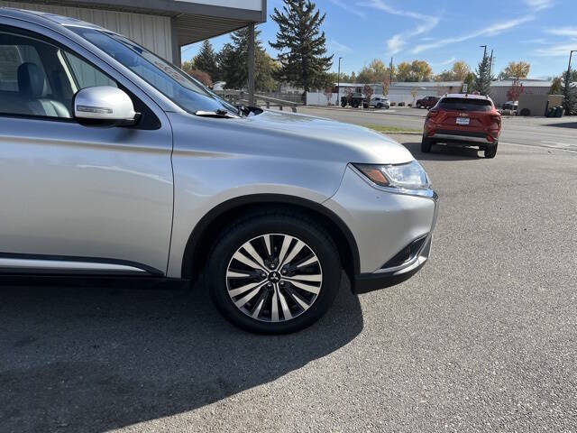 2020 Mitsubishi Outlander SE