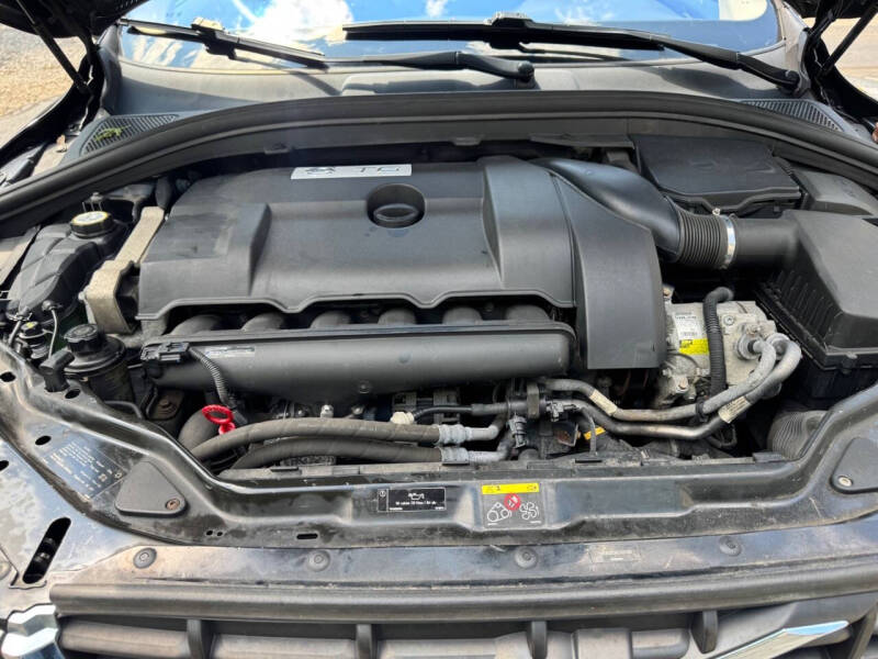 2012 Volvo XC60 T6 R-Design