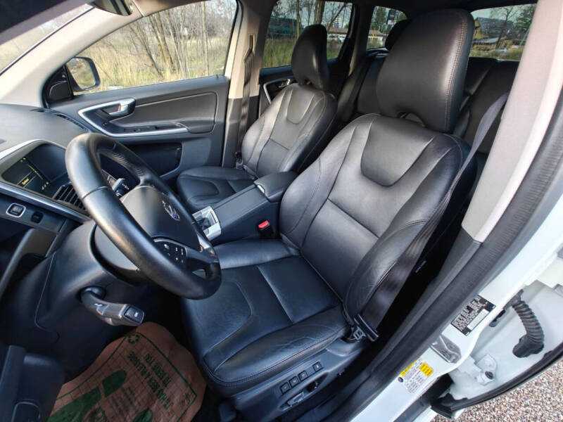 2016 Volvo XC60 T6 Drive-E Platinum