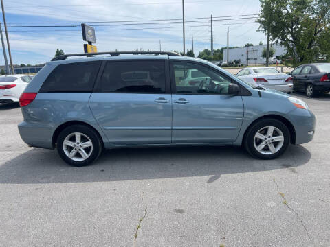 2008 Toyota Sienna LE 7-Passenger