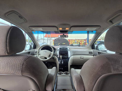 2008 Toyota Sienna LE 7-Passenger