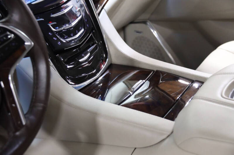 2015 Cadillac Escalade Luxury