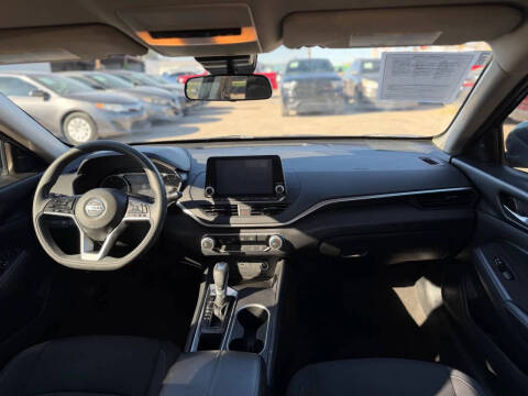 2022 Nissan Altima 2.5 SV