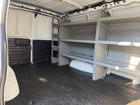 2022 GMC Savana 2500