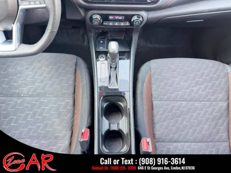 2024 Nissan Kicks SR