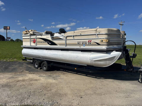 2000 Tracker PARTY BARGE 22