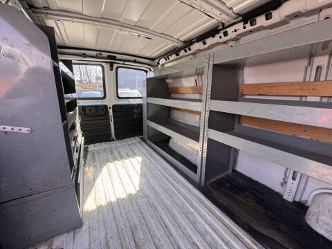 2016 GMC Savana 2500