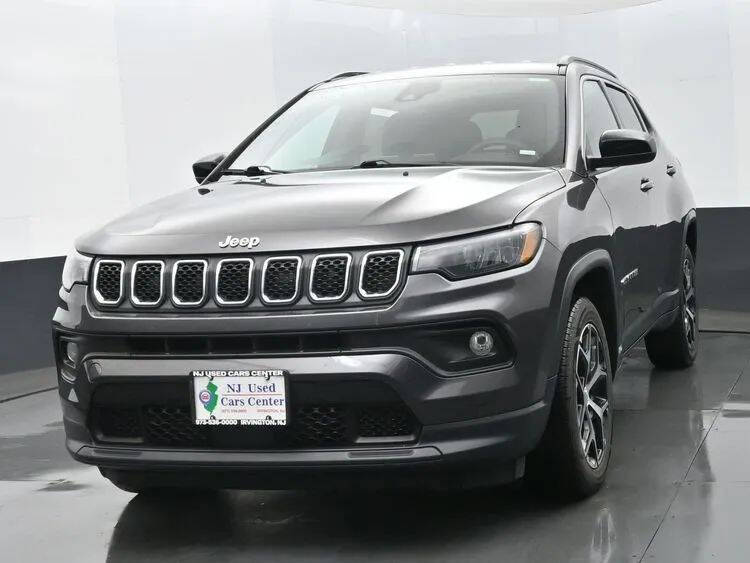 Gray 2024 Jeep Compass Latitude 4x4 Latitude 4dr SUV 1