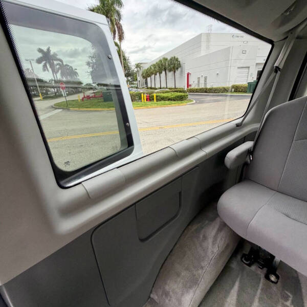 2011 Ford E-350