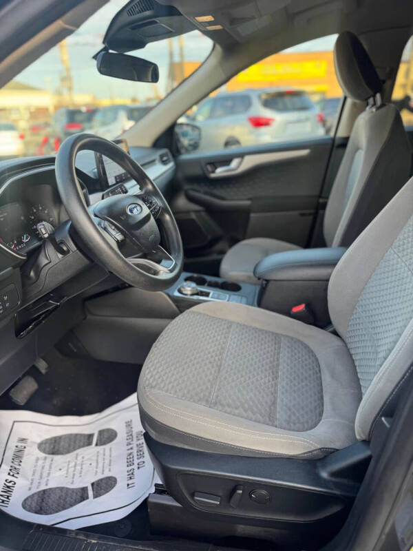 2020 Ford Escape SE