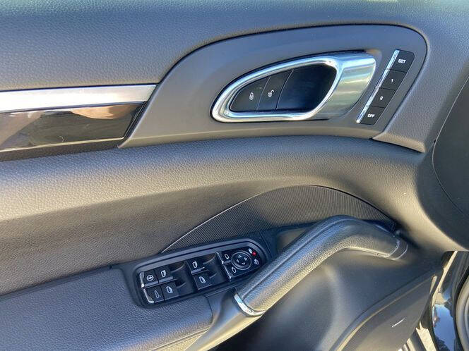 2020 Porsche Macan Turbo