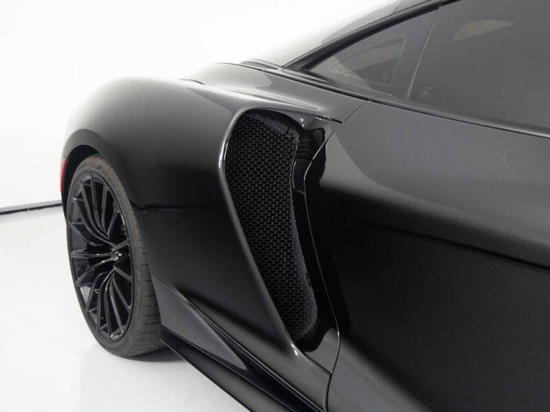 2023 McLaren GT