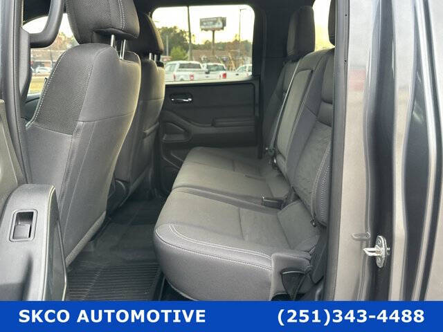 2023 Nissan Frontier SV