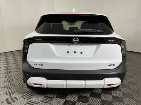 2025 Nissan Kicks SV