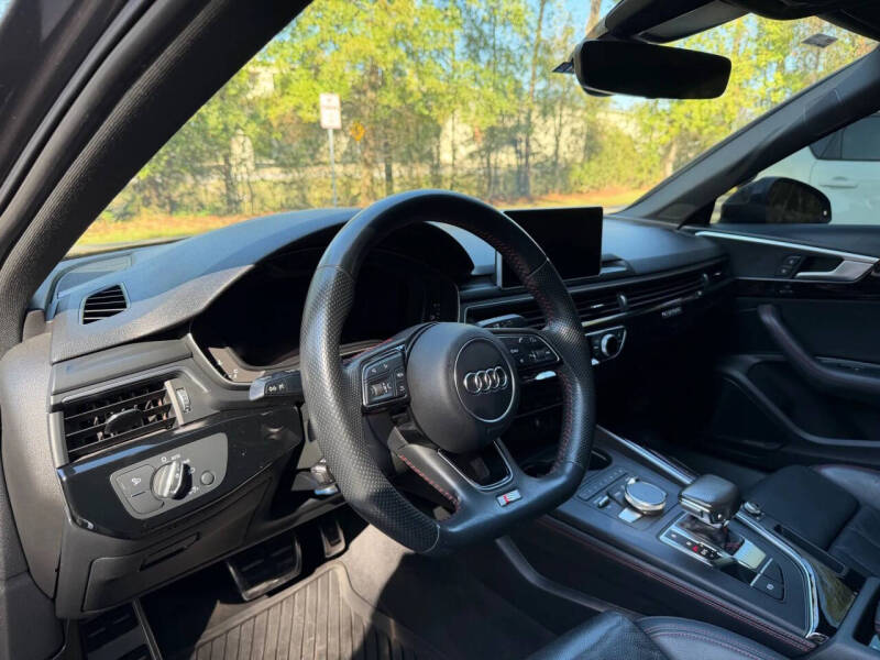 2019 Audi A4 quattro Premium Plus 45 TFSI