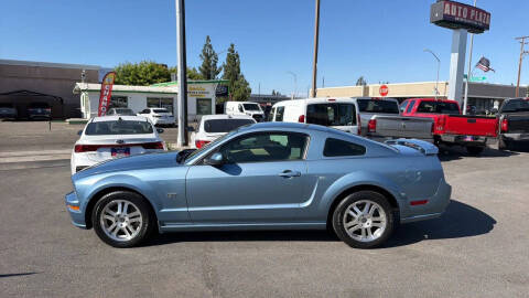2005 Ford Mustang GT Premium