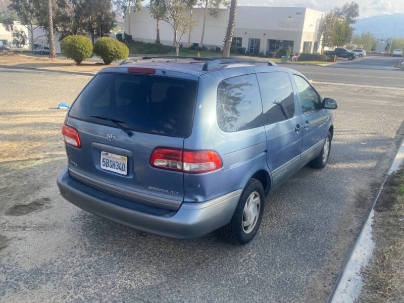 2003 Toyota Sienna XLE