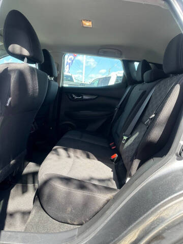 2017 Nissan Rogue Sport SV