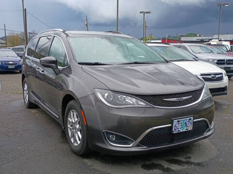 2020 Chrysler Pacifica Touring L